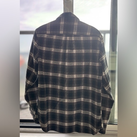 Bundle of 2 outdoor shirts - Picture 7 of 8